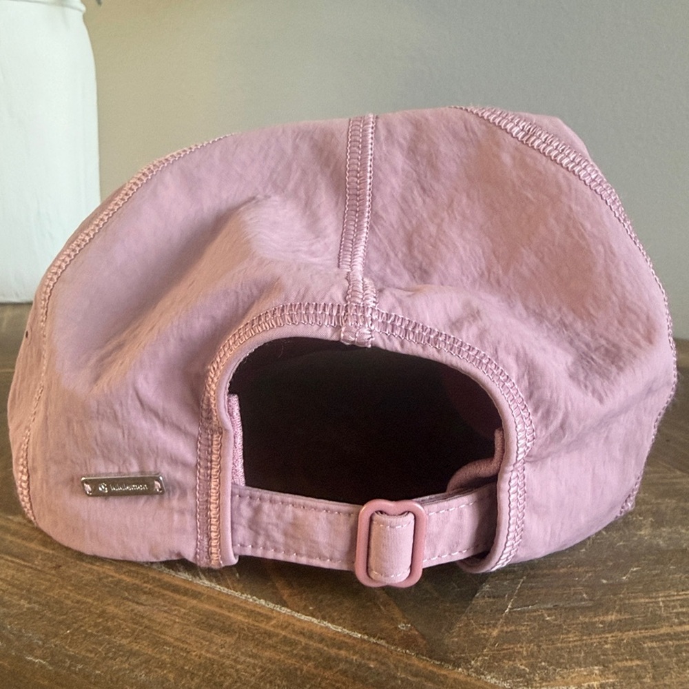 Lululemon hat - Picture 2 of 4